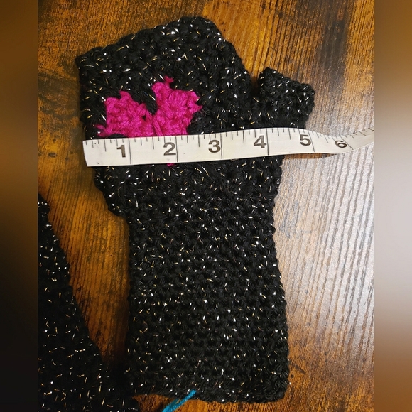 NWT* Handmade Fingerless gloves 💜 MarpleMade Designs,  fitted, soft acrylic, - Picture 5 of 7